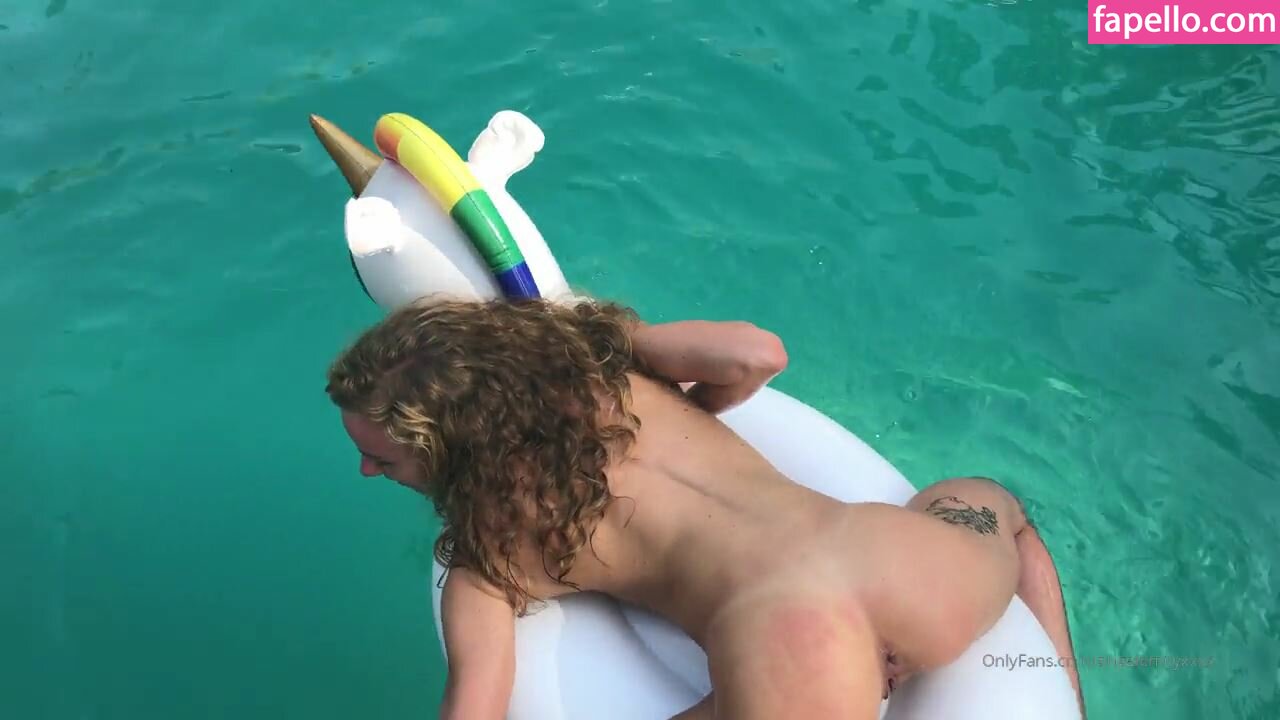 Photo by Angel Emily