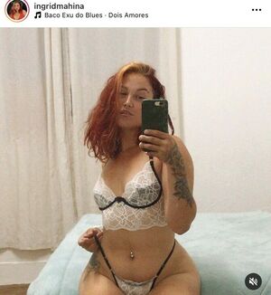 Photo by MAHINA FREE