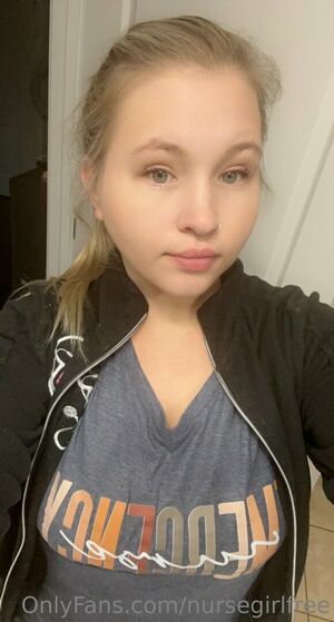 Photo by 𝐍𝐔𝐑𝐒𝐄 𝐁𝐄𝐋𝐋𝐀 𝐅𝐑𝐄𝐄