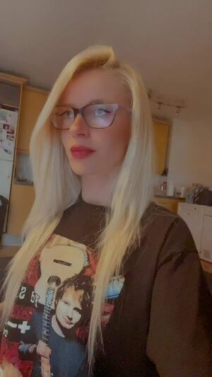 Photo by WHOSTHAGIRL